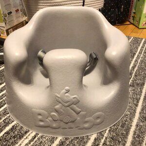 NIB Bumbo Floor Seat Cool Grey w/ Safety Straps Harness Baby Support Chair 3-12M